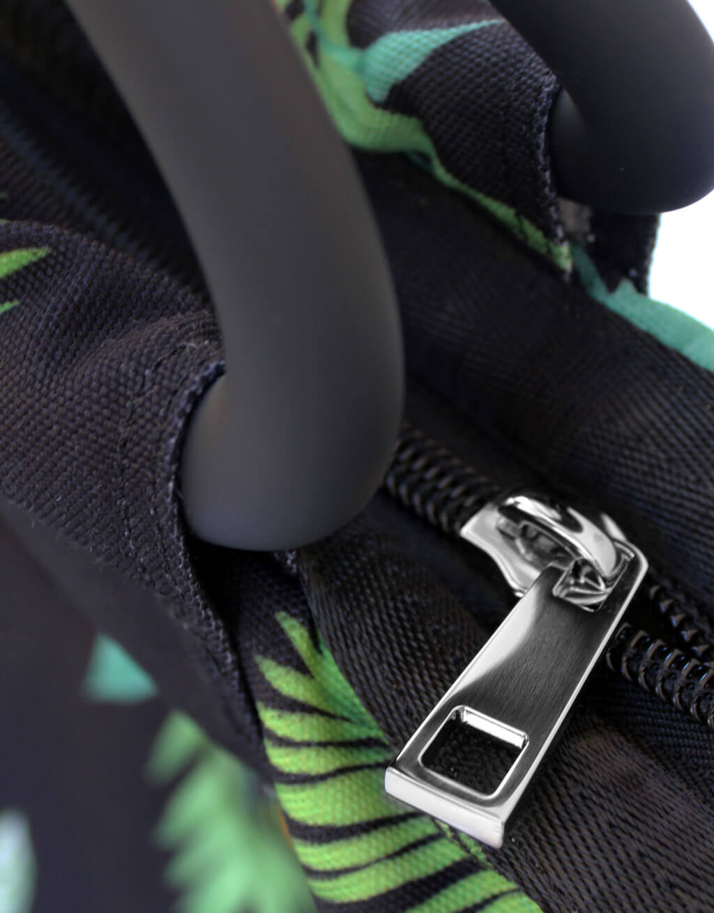 close up of satin touch handles of the Kahoots Leisure Bag