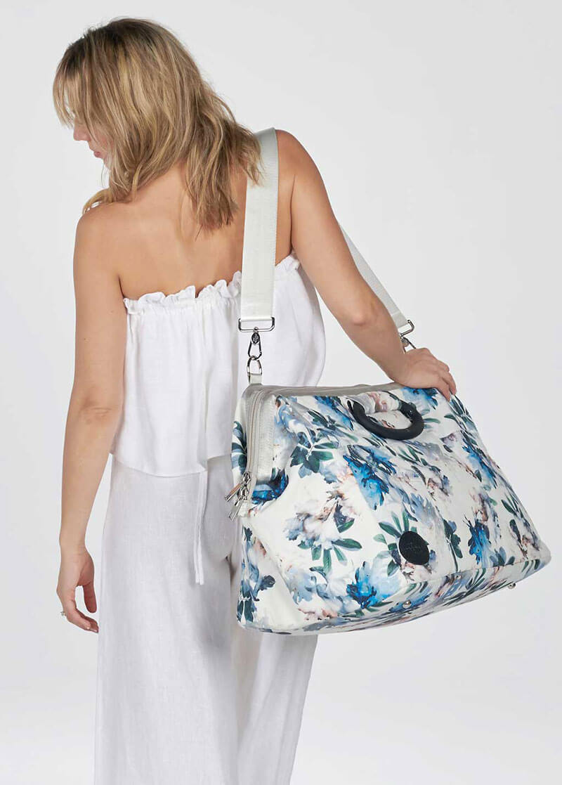 Kahoots leisure bag over shoulder - bloom