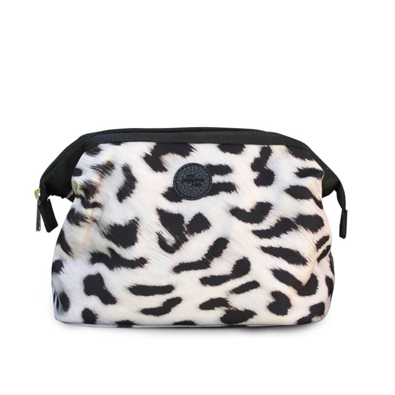 Toiletry bag in cheetah print